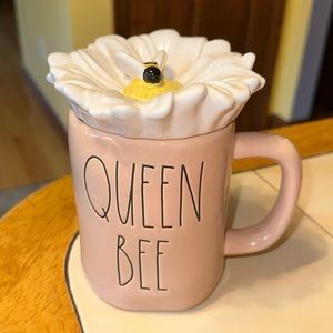 Rae Dunn "queen bee" coffee cup